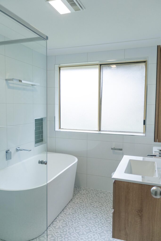 1. Smart Layout Planning for Small Bathroom Renovations